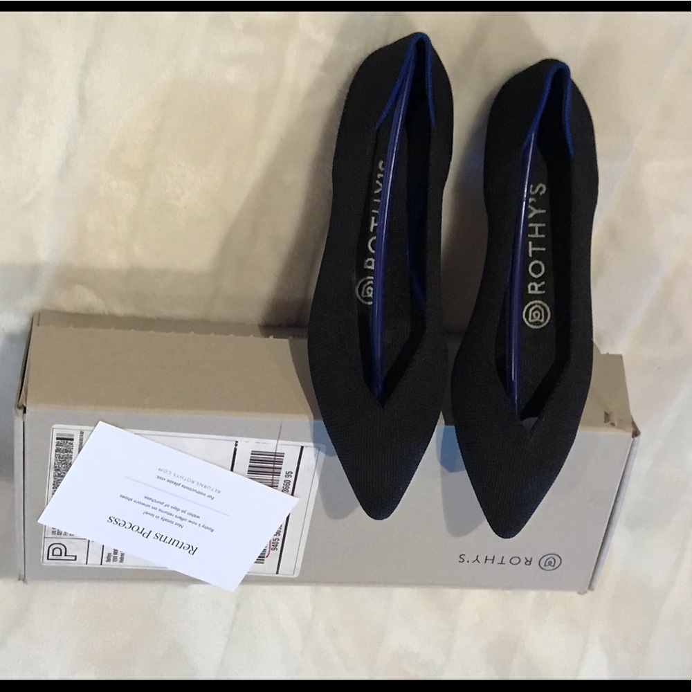 Rothys Pointe Black Size 6.5